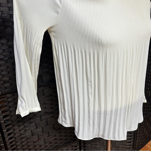 Lauren Ralph Lauren Hi Neck Off White Mini Pleat Peep Shoulder Blouse XS/S - Picture 7 of 11